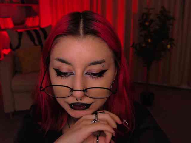 MistressMarcelline webcam