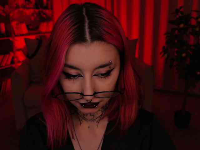 MistressMarcelline webcam