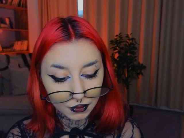 MistressMarcelline webcam