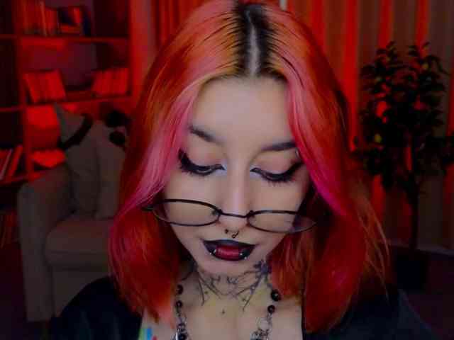 MistressMarcelline webcam