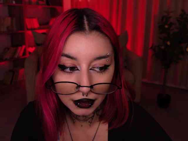 MistressMarcelline webcam