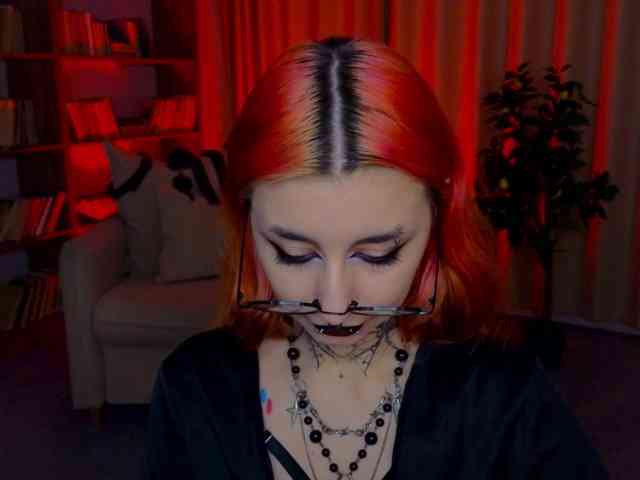 MistressMarcelline webcam