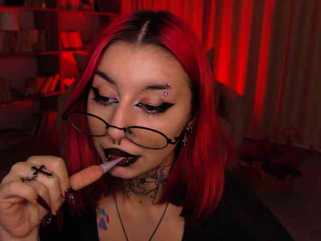 MistressMarcelline webcam