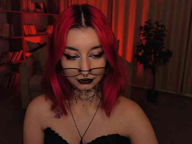 MistressMarcelline webcam