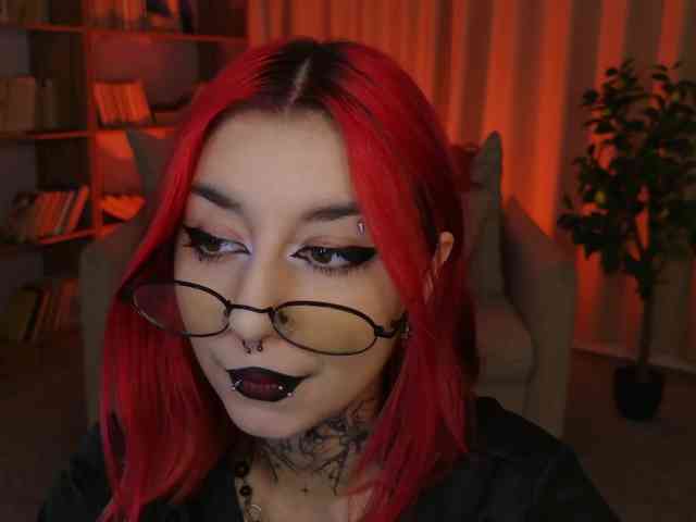 MistressMarcelline webcam