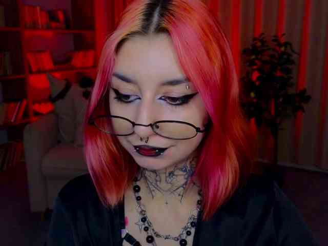 MistressMarcelline webcam
