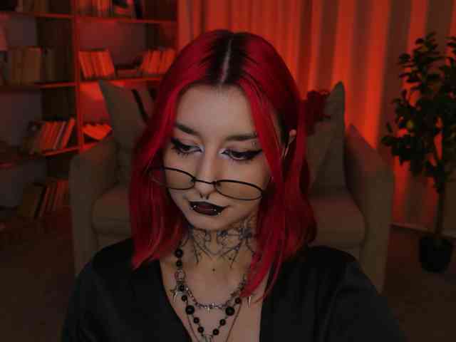 MistressMarcelline webcam