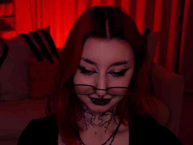 MistressMarcelline webcam