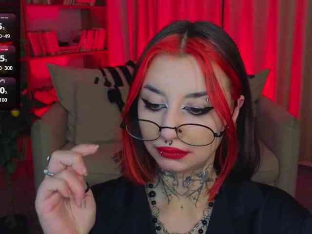 MistressMarcelline webcam