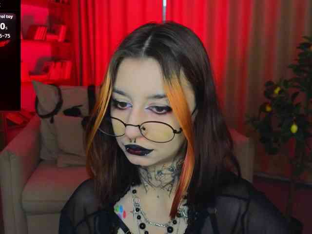 MistressMarcelline webcam