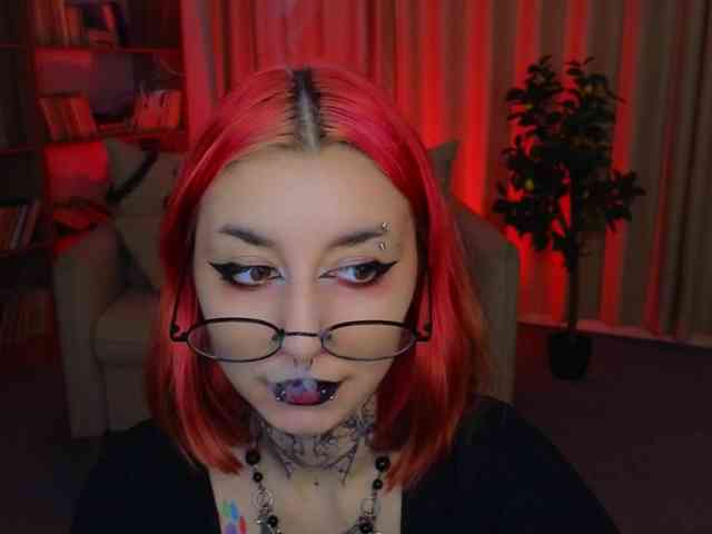 MistressMarcelline webcam