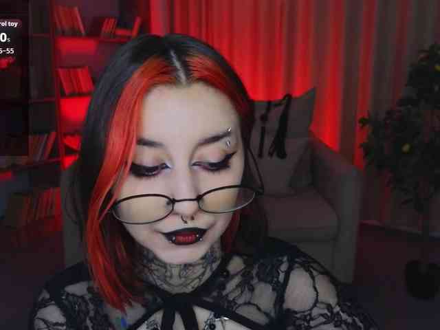 MistressMarcelline webcam