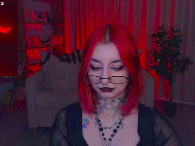 MistressMarcelline webcam