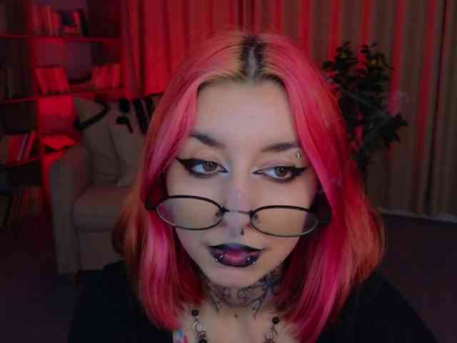 MistressMarcelline webcam
