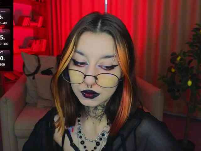 MistressMarcelline webcam