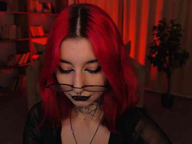 MistressMarcelline webcam