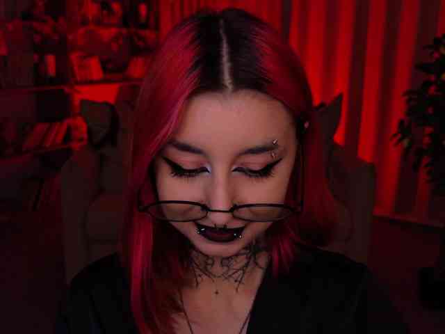 MistressMarcelline webcam