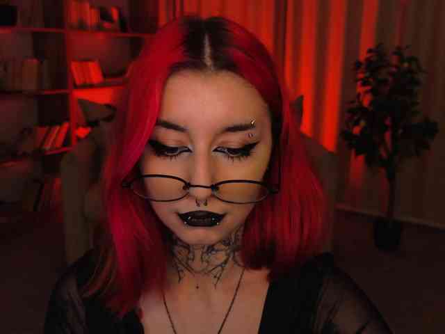 MistressMarcelline webcam