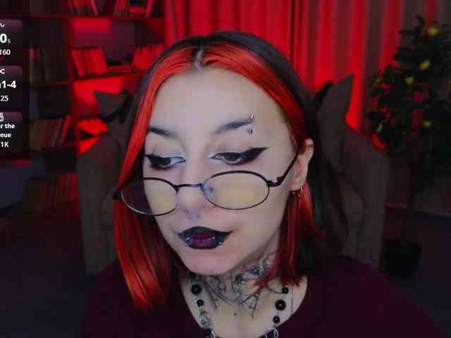 MistressMarcelline webcam