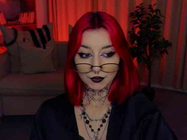 MistressMarcelline webcam