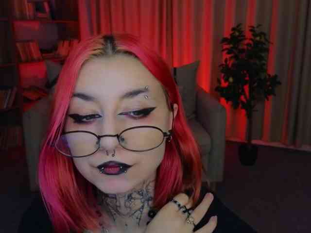 MistressMarcelline webcam