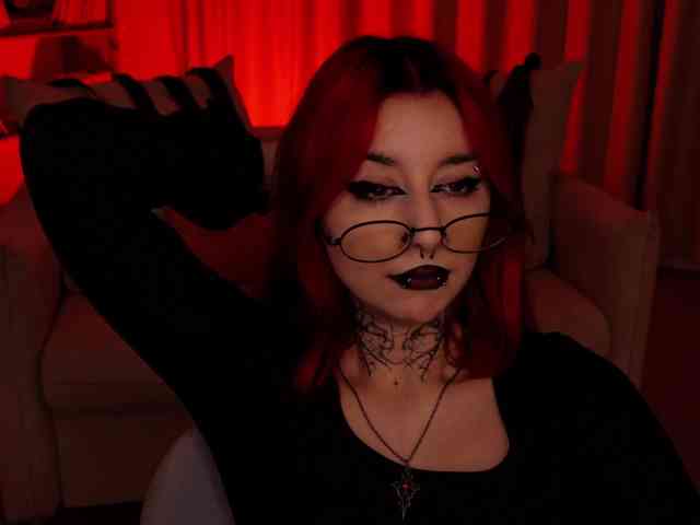 MistressMarcelline webcam