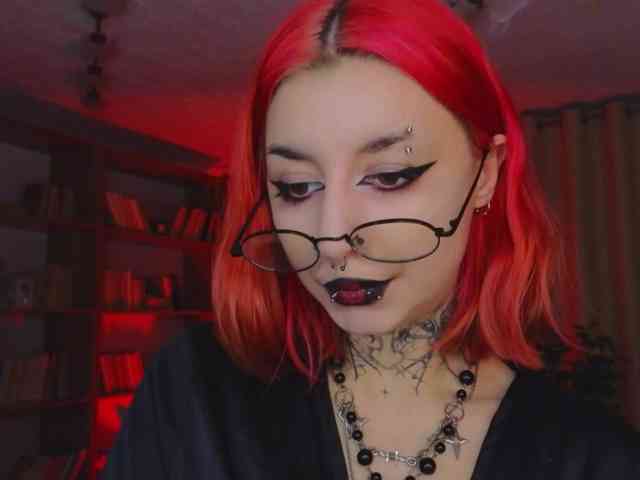 MistressMarcelline webcam