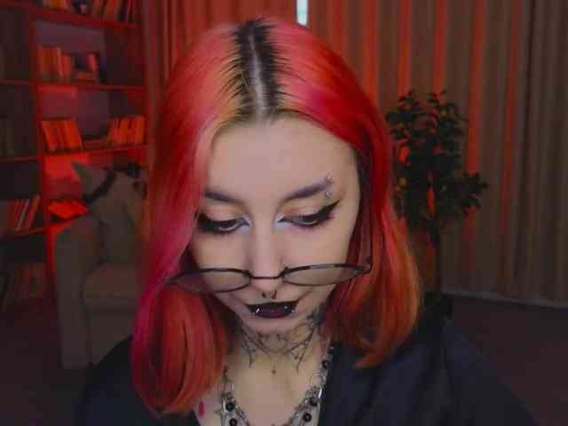 MistressMarcelline webcam