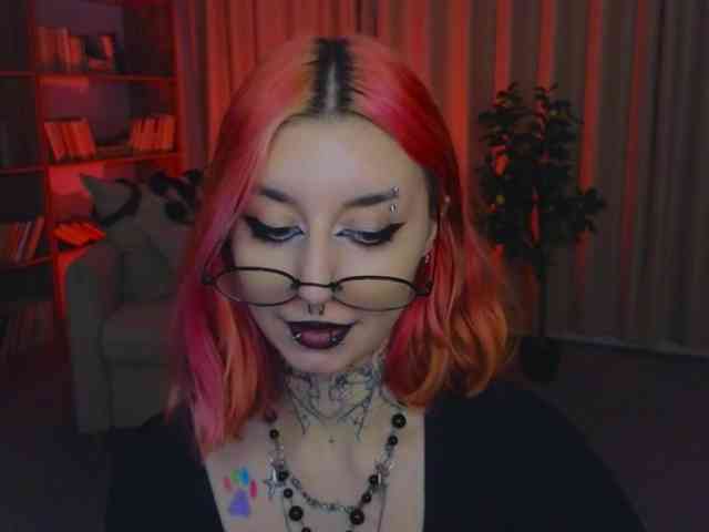 MistressMarcelline webcam