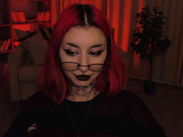 MistressMarcelline webcam