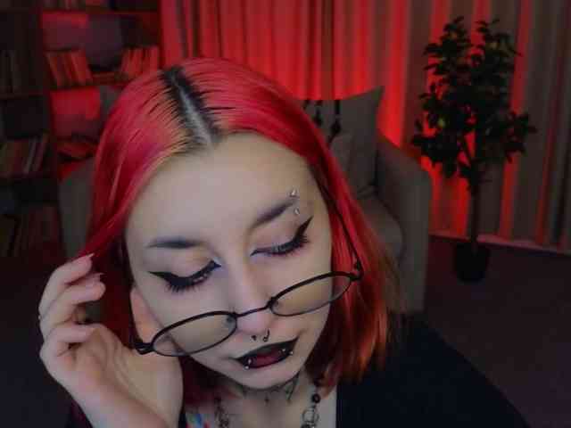 MistressMarcelline webcam