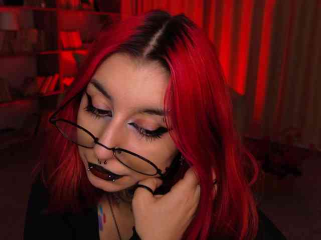 MistressMarcelline webcam