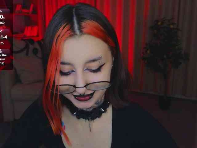 MistressMarcelline webcam