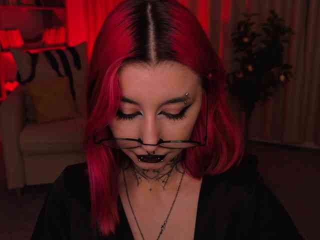 MistressMarcelline webcam
