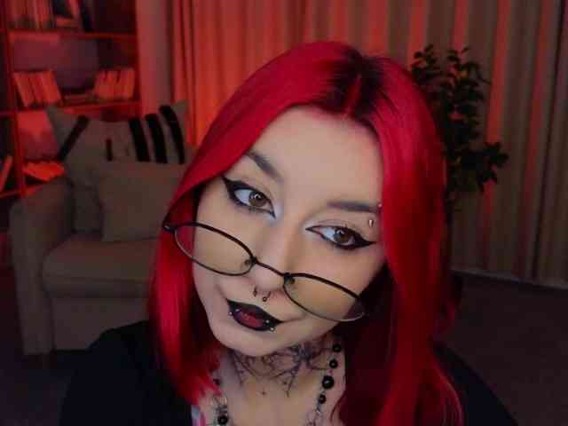 MistressMarcelline webcam