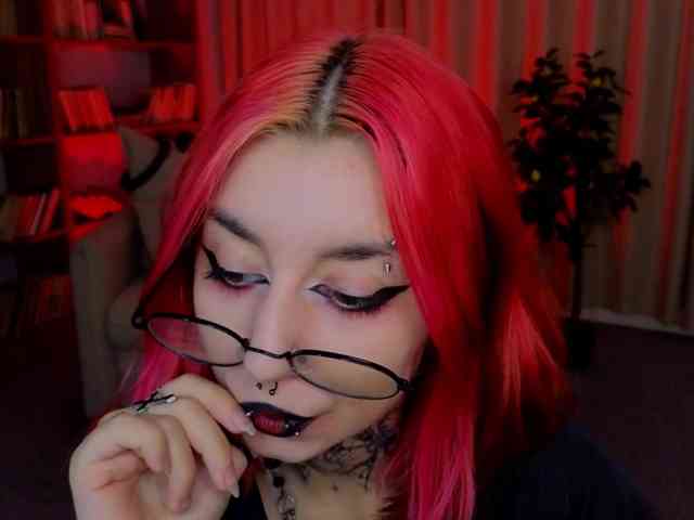 MistressMarcelline webcam