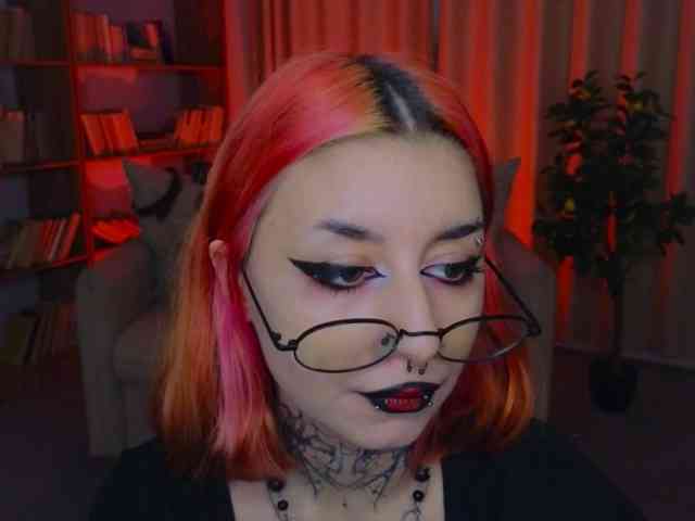 MistressMarcelline webcam