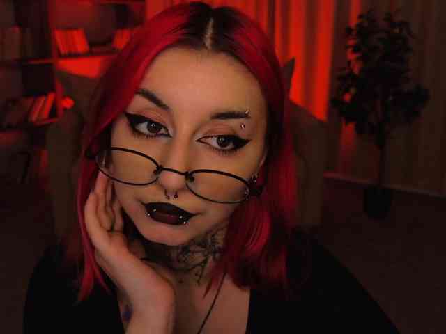 MistressMarcelline webcam