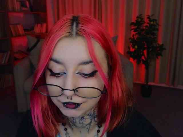 MistressMarcelline webcam