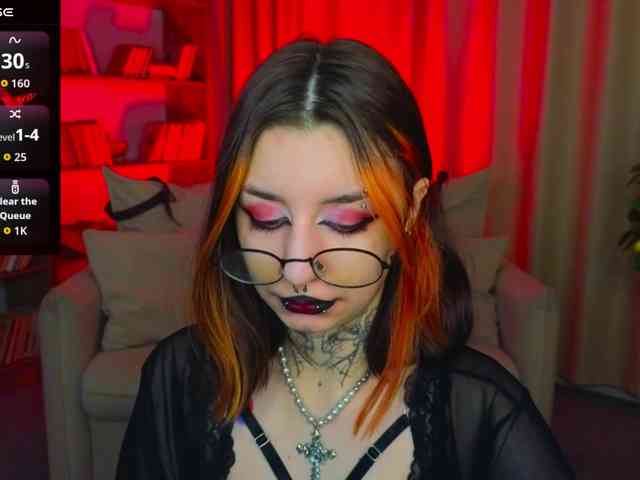 MistressMarcelline webcam