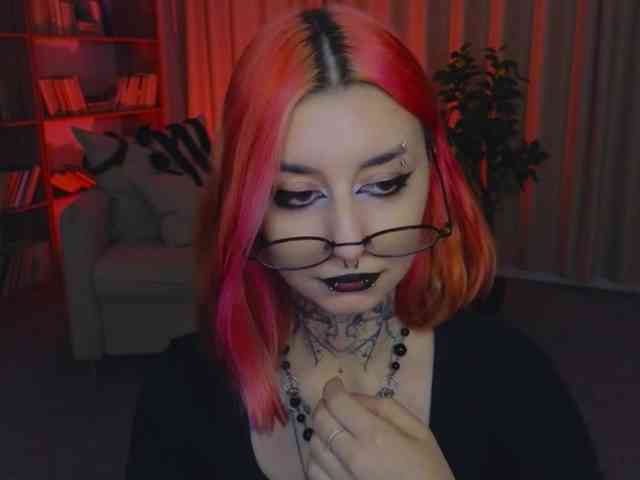 MistressMarcelline webcam