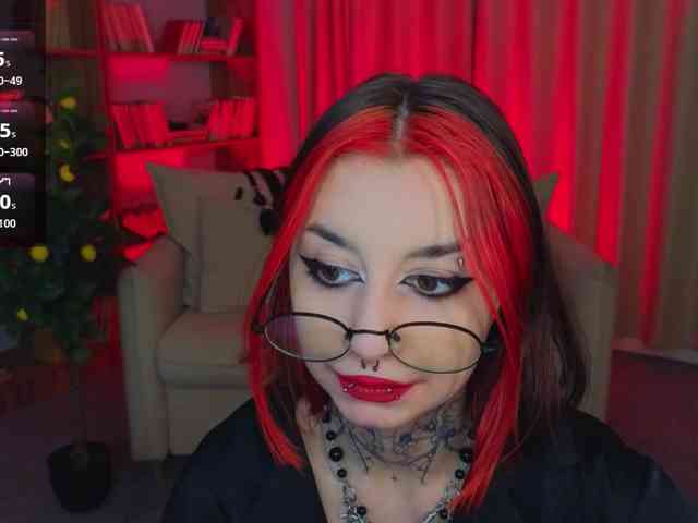 MistressMarcelline webcam