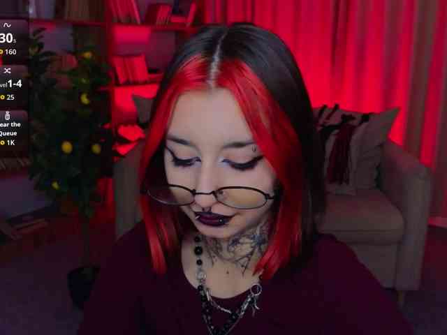 MistressMarcelline webcam