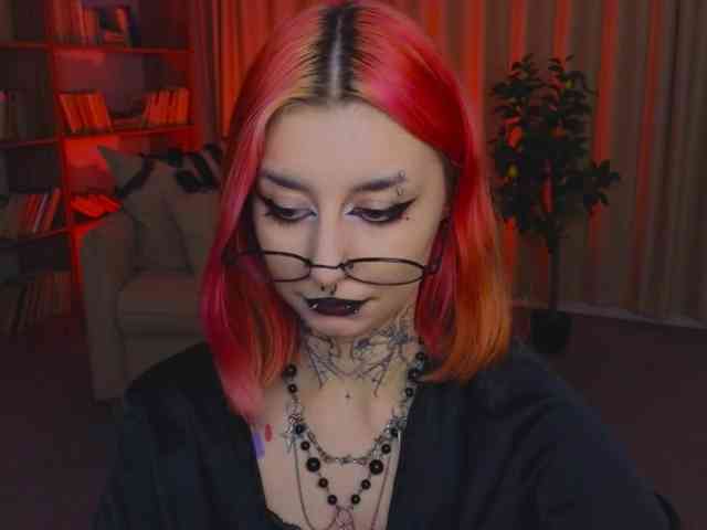 MistressMarcelline webcam