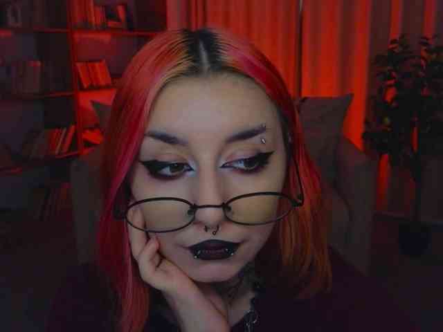 MistressMarcelline webcam