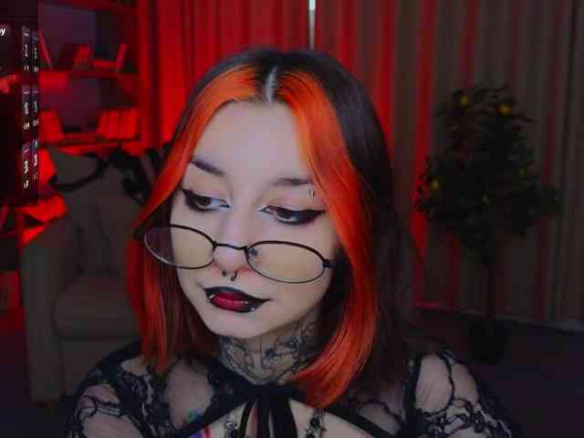 MistressMarcelline webcam