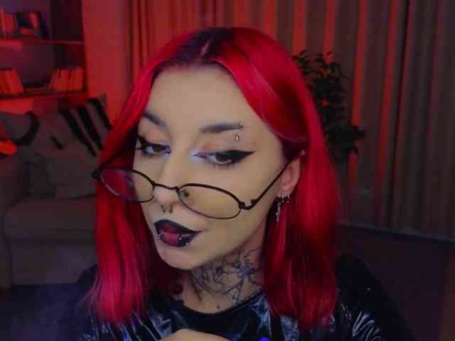 MistressMarcelline webcam