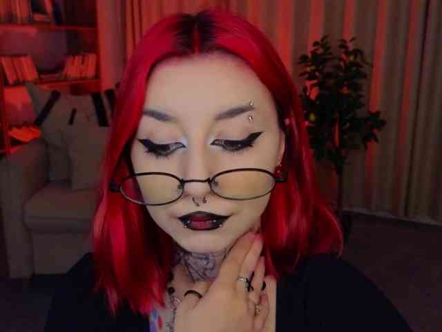 MistressMarcelline webcam