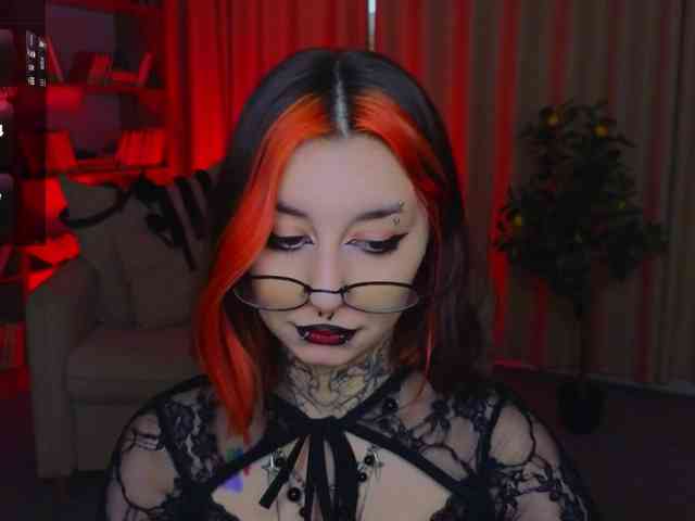MistressMarcelline webcam