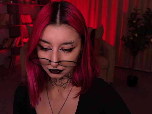 MistressMarcelline webcam